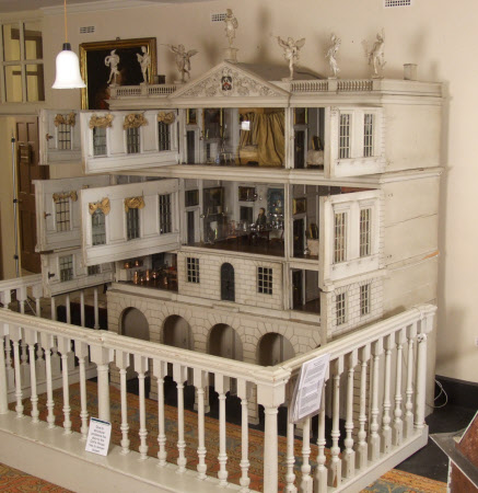 classical dolls house