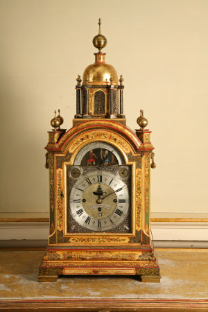 Bracket clock