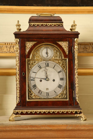 Bracket clock