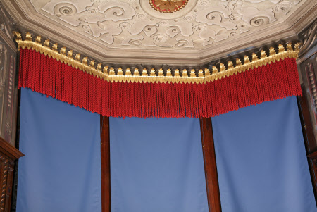 Pelmet fringe