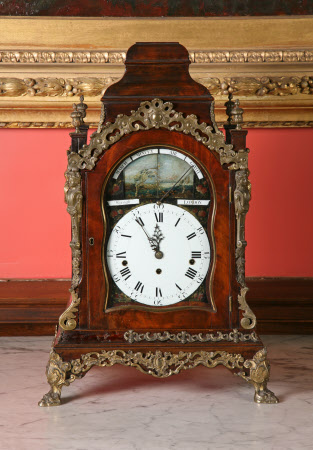 Bracket clock
