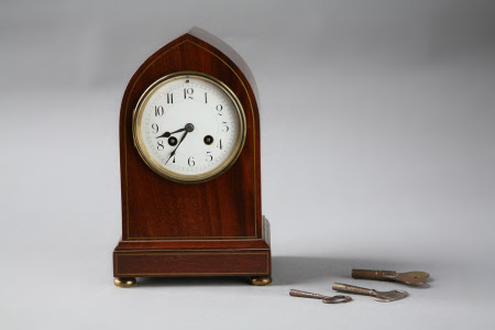 Mantel clock