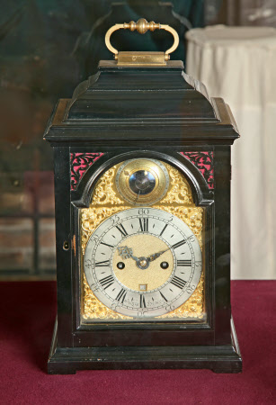 Bracket clock