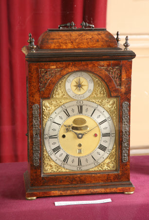 Bracket clock