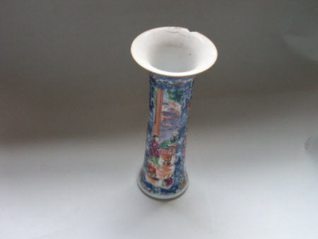 Beaker vase