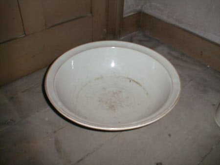 Wash bowl