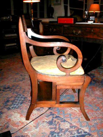 Metamorphic library chair