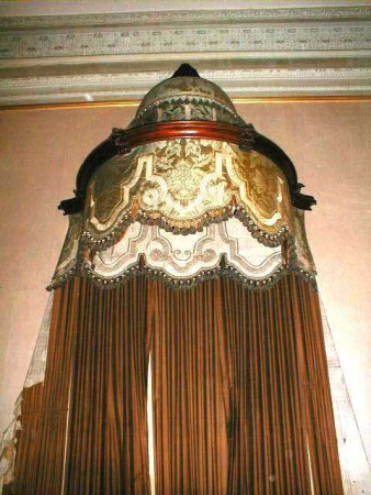 Bed canopy