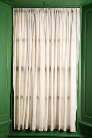 Curtain fitting
