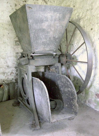 Apple grinder