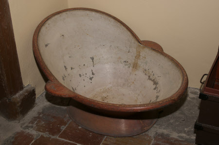 Hip bath