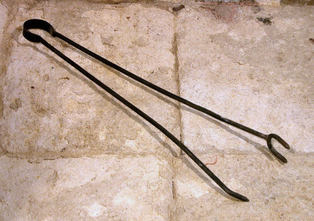 Tongs