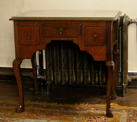 Dressing table
