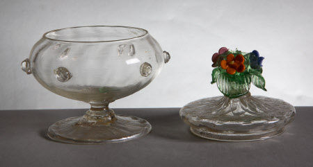 Powder bowl