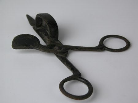 Candle snuffer