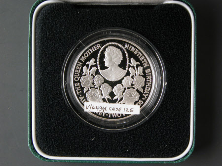 Commemorative coin