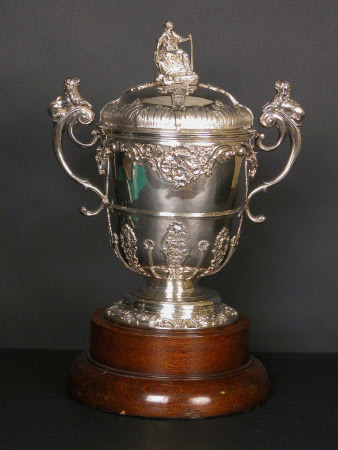 Presentation cup