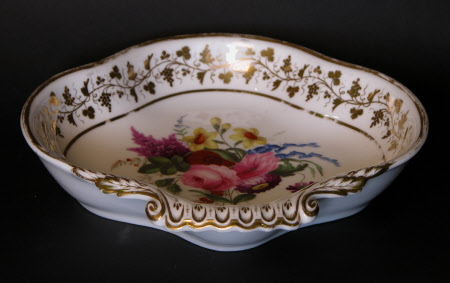 Dessert dish