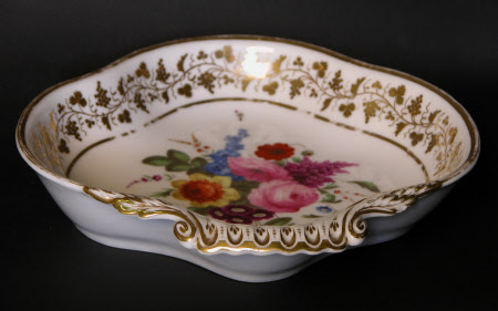 Dessert dish