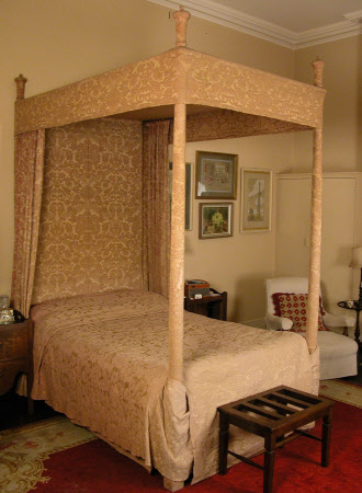 Tester bed