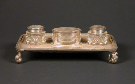 Ink stand