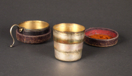 Stirrup cup