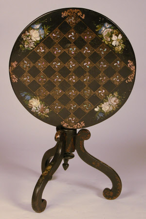 Pedestal table