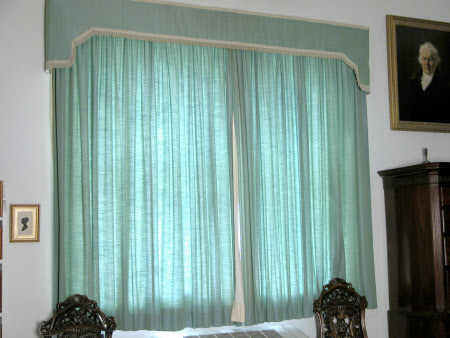 Curtains and pelmets