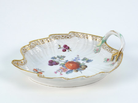 Dessert dish
