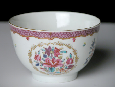 Tea bowl and saucer