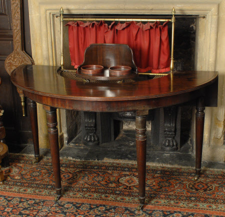 Hunt table