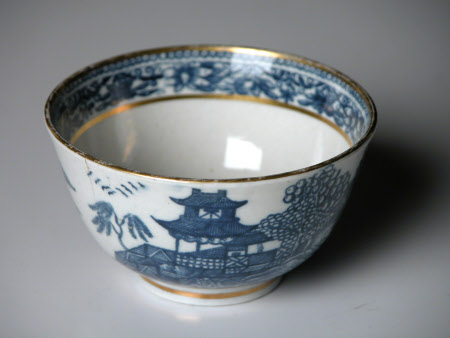Tea bowl and saucer