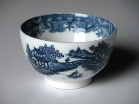 Tea bowl and saucer