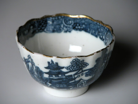 Tea bowl and saucer