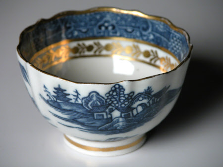 Tea bowl and saucer