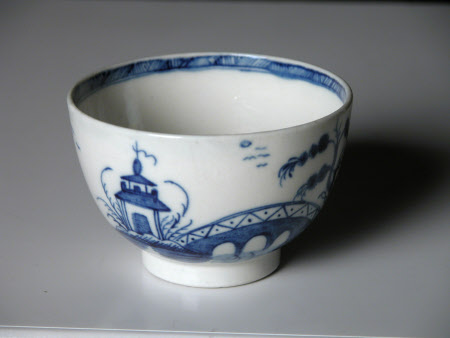 Tea bowl and saucer