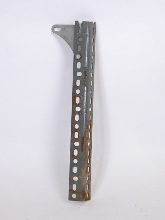 Shelf bracket