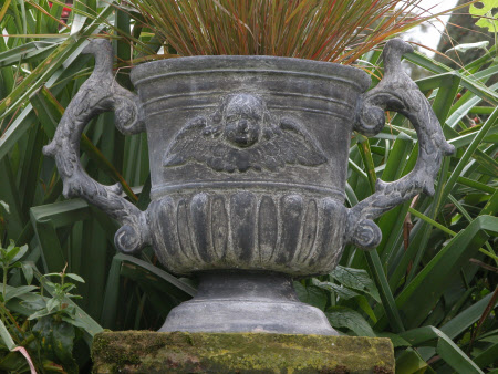Urn
