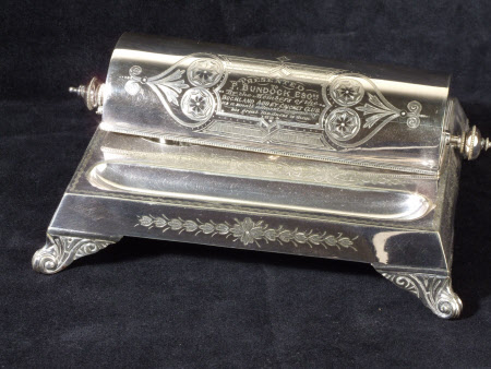 Ink stand