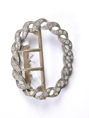 Dress buckle