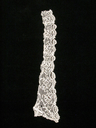 Lace fragment