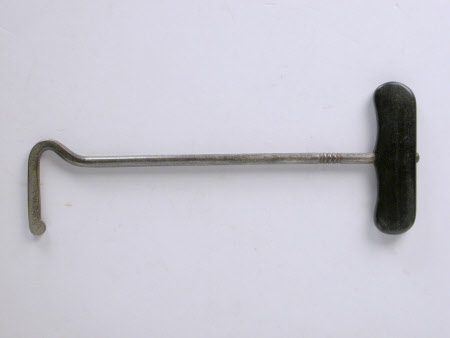 Boot pull
