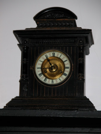 Mantel clock