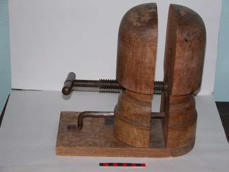Hat stretcher