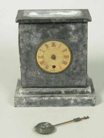 Mantel clock