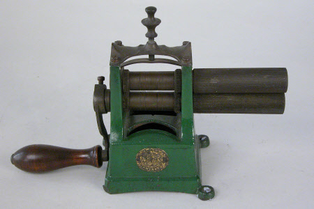 Crimping iron