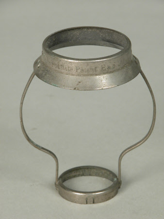 Lampshade holder