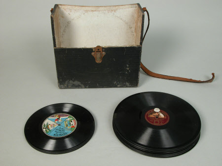 Record carrier case
