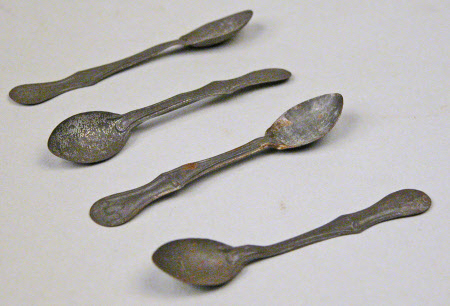Doll's spoon