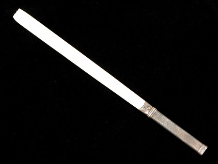 Paper knife